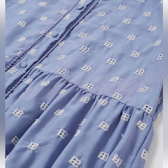 TIE-WAIST EYELET EMBROIDERED COTTON SHIRT DRESS IN BLUE - Picture 11 of 12